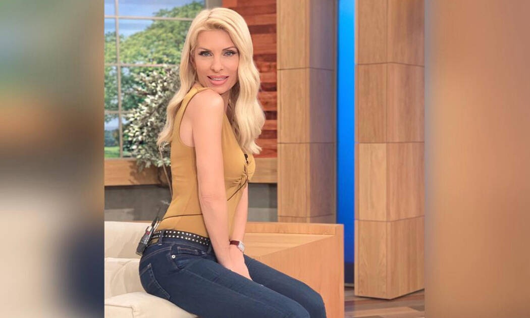 Η Ελένη Μενεγάκη φορά τζιν και δείχνει πιο σέξι από ποτέ (pics)