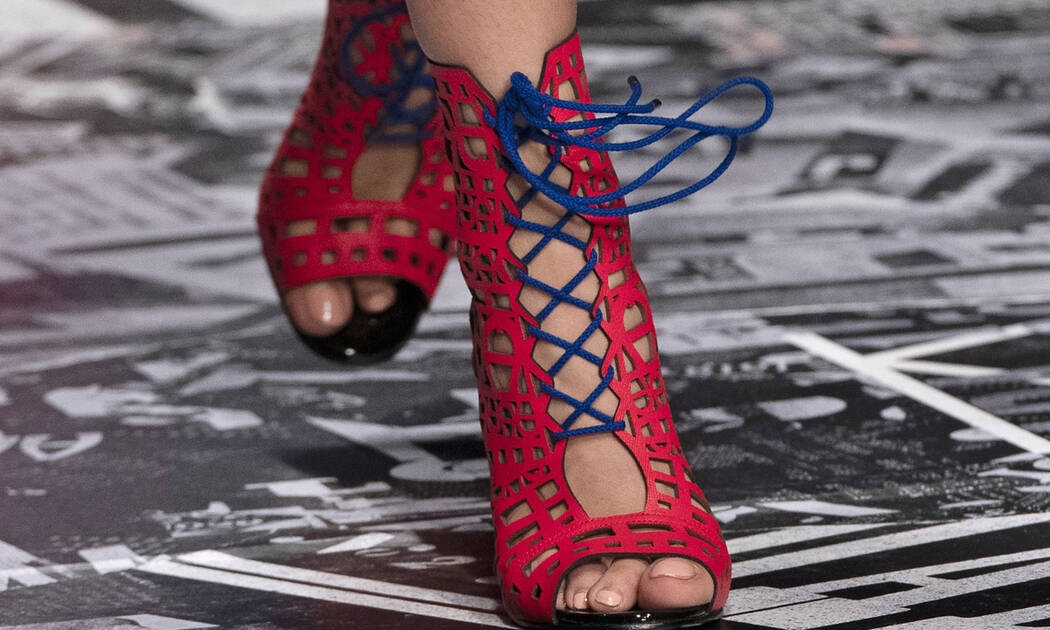 6 πέδιλα που «θα φέρουν την άνοιξη» στην γκαρνταρόμπα σου