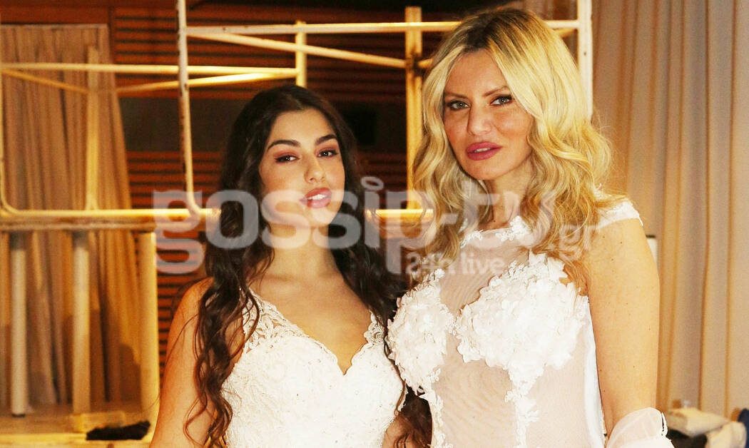 H Τάρια Μπούρα επέστρεψε πασαρέλα μαζί με την κόρη της