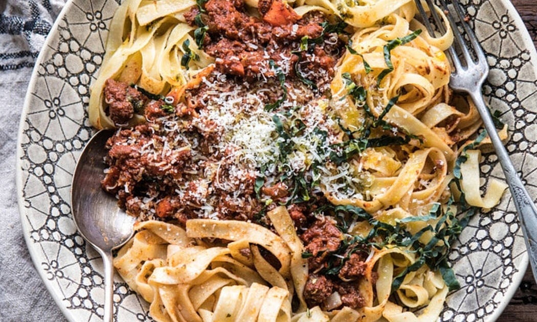 Μακαρονάδα bolognese με vodka