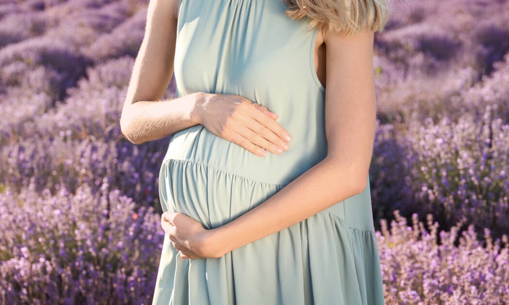 Βότανα στην εγκυμοσύνη: Οι κίνδυνοι για τη μητέρα και το παιδί