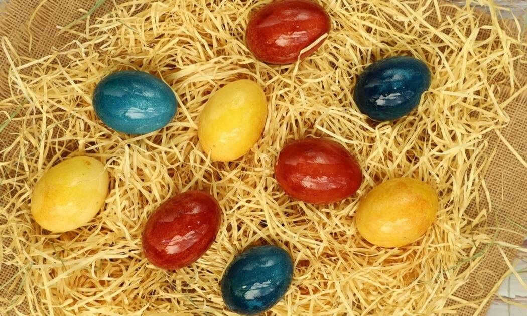 Φέτος βάφουμε αυγά με φυσικό τρόπο!