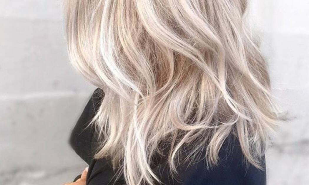 Έτσι θα αποκτήσεις κυματιστά μαλλιά χωρίς ψαλίδι για μπούκλες