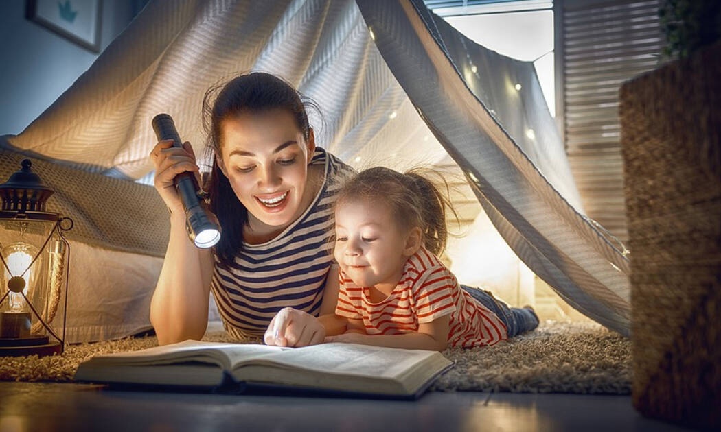 Γιατί πρέπει να διαβάζουμε βιβλία στα παιδιά!