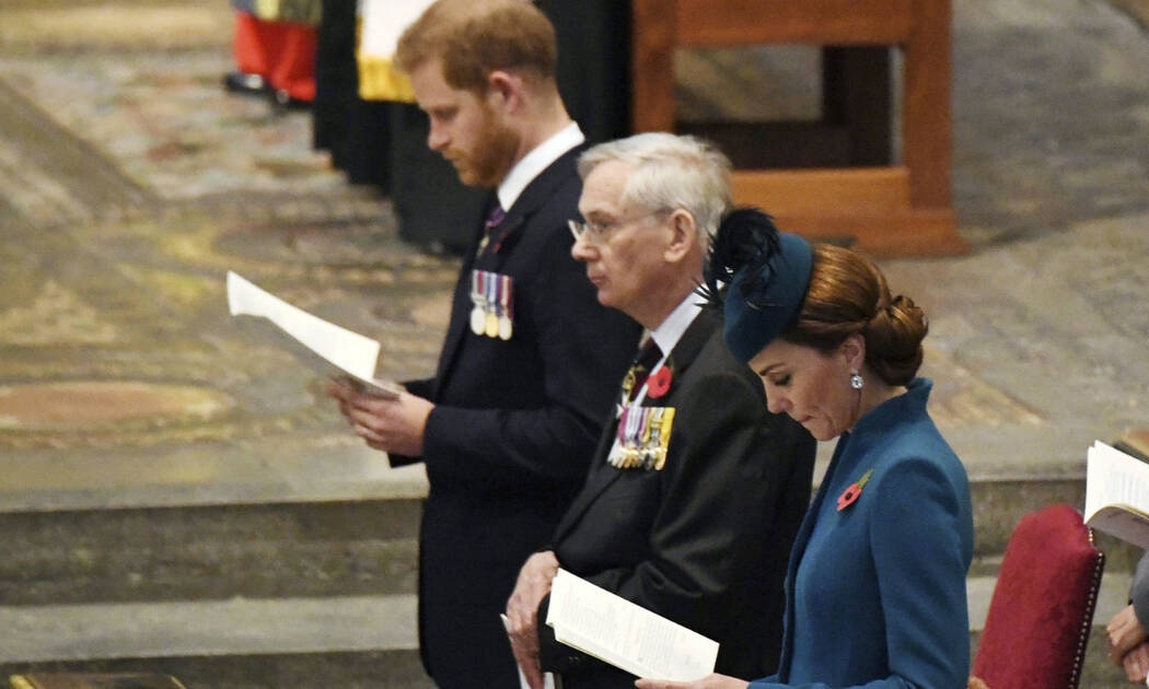 Καμία έχθρα απολύτως: Ο πρίγκιπας Harry κοιτάζει την Kate και γίνεται viral δίκαια