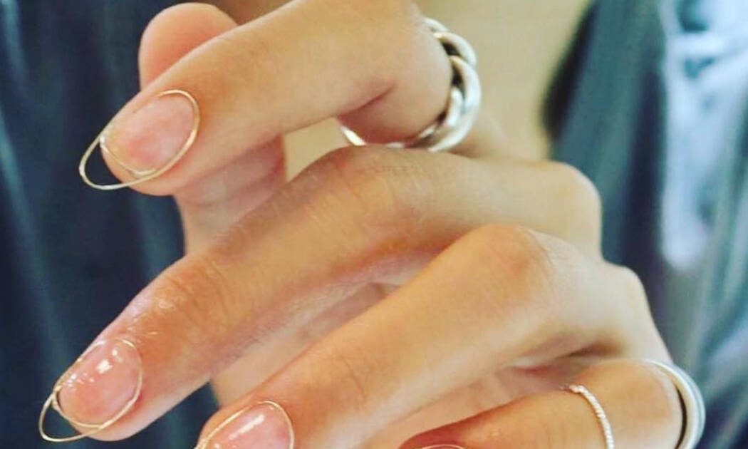 Wire Nail Art: Η νέα μόδα του μανικιούρ γίνεται με σύρματα