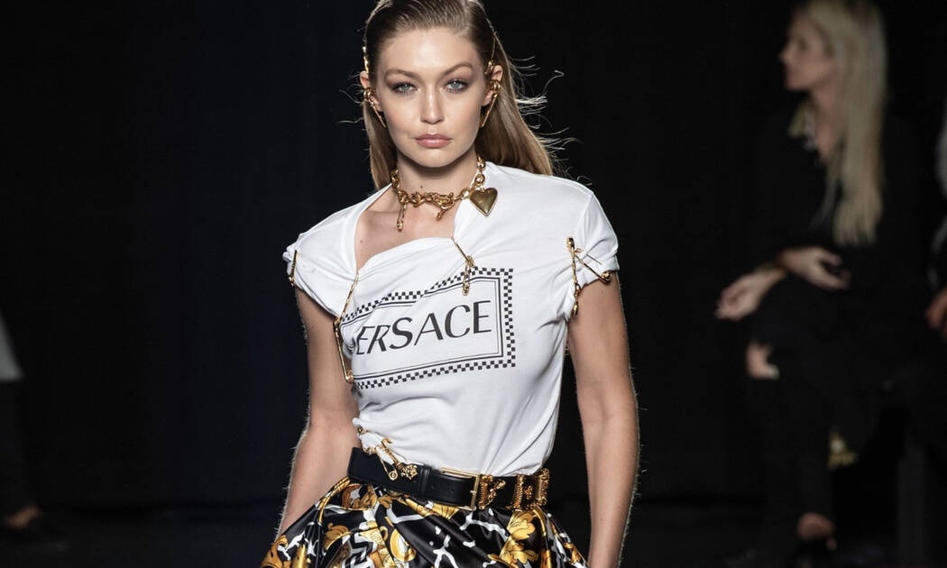 Η Pre-Fall Collection '19 του οίκου Versace