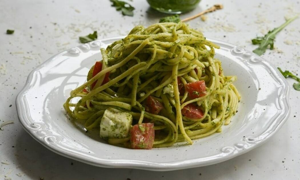 Λιγκουίνι με πέστο βασιλικού