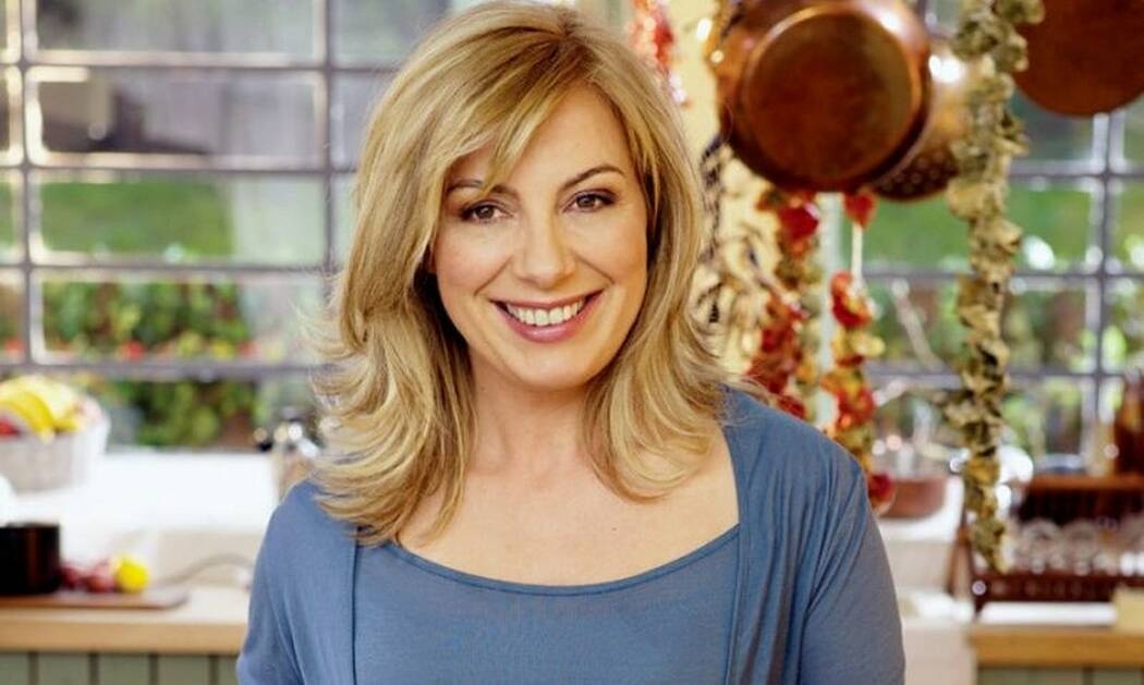 Ντίνα Νικολάου: «Με τον σύζυγό μου ήταν έρωτας με την πρώτη ματιά»