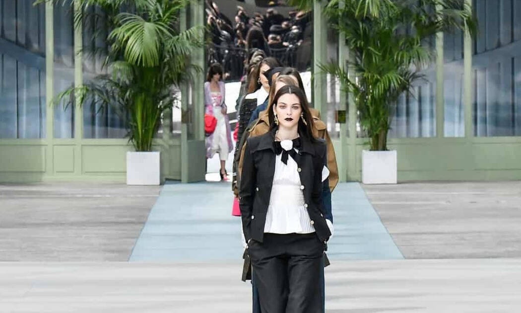 Το πρώτο show της νέας διευθύντριας του οίκου Chanel (video)