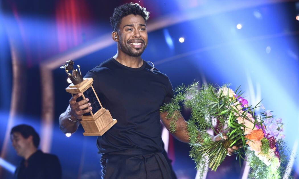 Eurovision 2019 - Σουηδία: O John Lundvik δεν γνώρισε ποτέ τους βιολογικούς του γονείς (pics+vid)