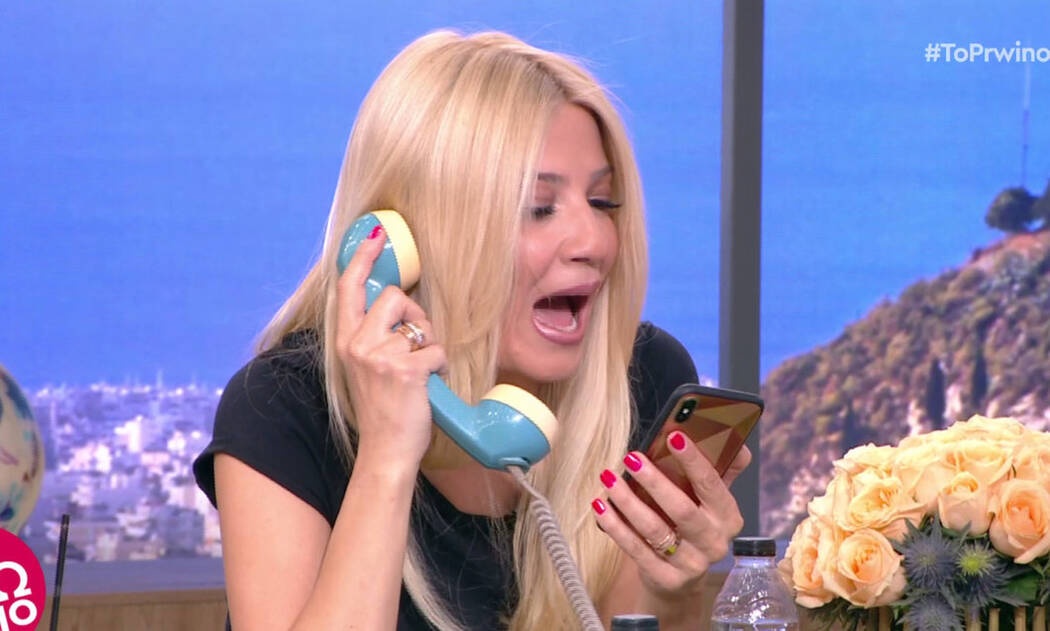  Δεν θα πιστεύετε σε ποια έστειλε μήνυμα την ώρα της εκπομπής της η Φαίη Σκορδά (Video)