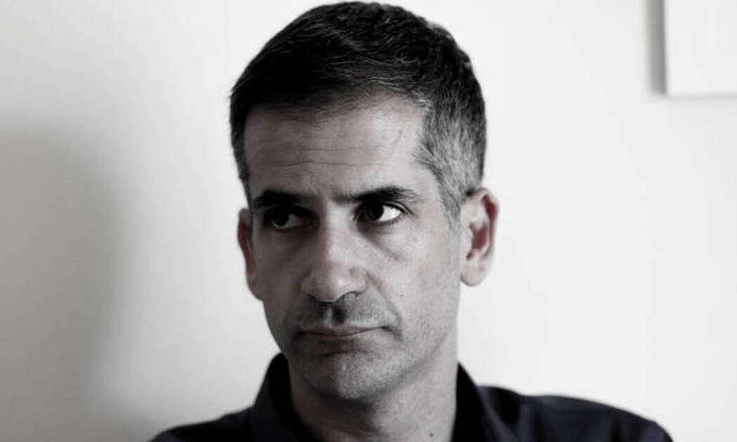 Πετράλωνα: Επίθεση κατά Μπακογιάννη σε ταβέρνα - Συνθήματα υπέρ του Κουφοντίνα