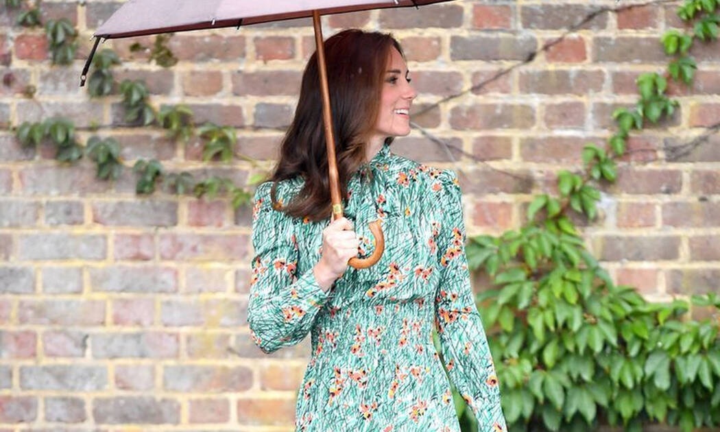 H Kate Middleton αποτίνει φόρο τιμής στην πριγκίπισσα Diana