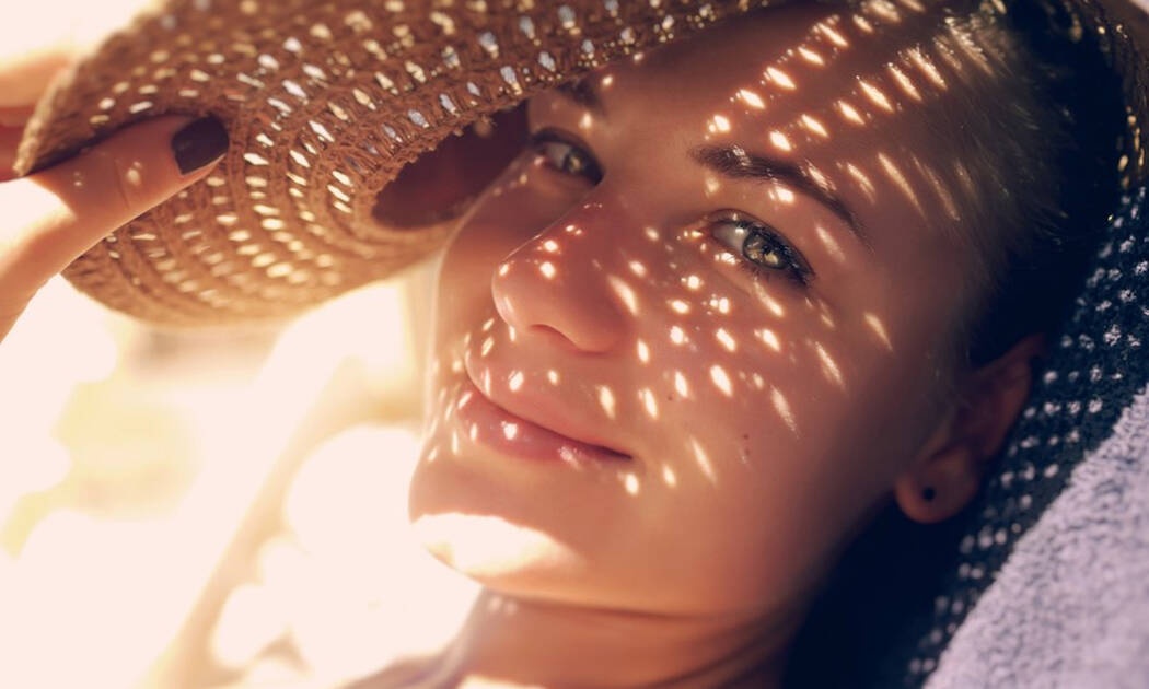 Οι 5 καλύτερες συμβουλές για νεανική επιδερμίδα (εικόνες)