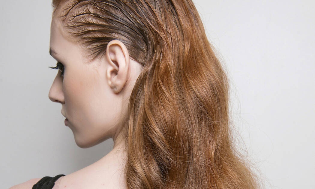 Λιπαρές ρίζες και ξηρές άκρες; Δεν είσαι η μόνη!