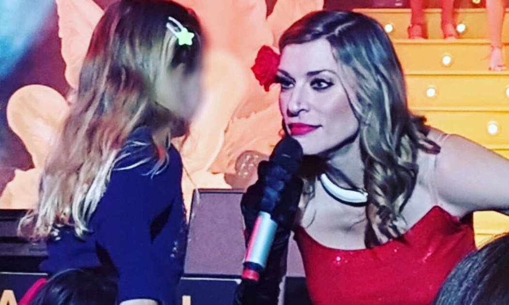 Ζέτα Δούκα: Δείτε πού έβαλε την κόρη της (pics)