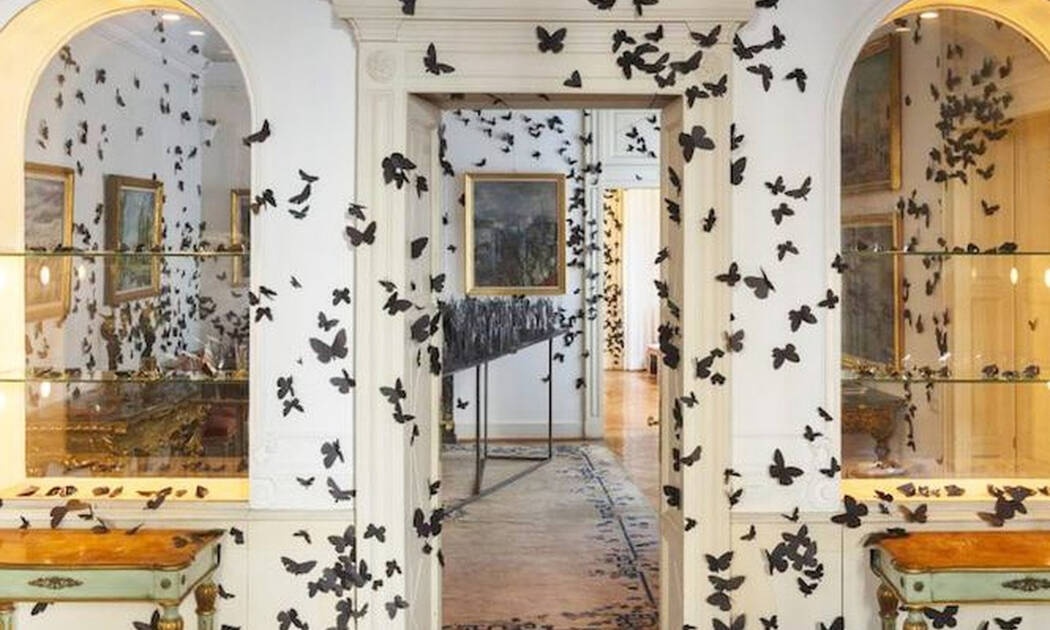 15.000 χάρτινες πεταλούδες σ' ένα κτήριο του 19ου αιώνα