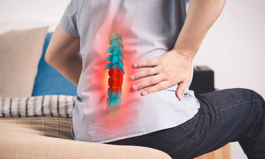 Πόνος στη μέση: Πώς θα υποχωρήσει σε 5 λεπτά (video)