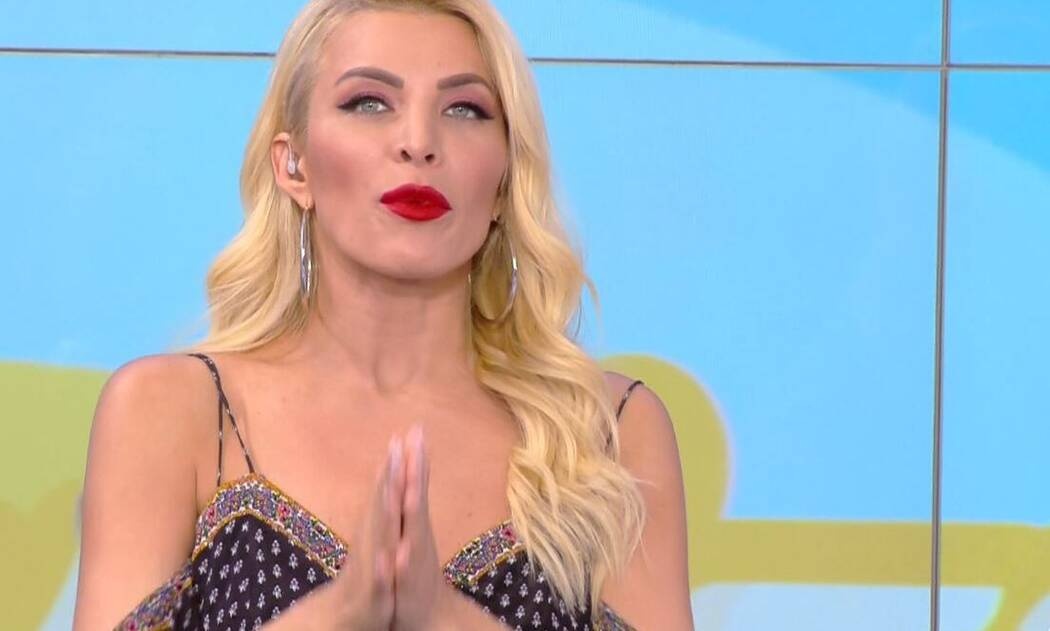 MADVMA 2019: Η Καινούργιου έμεινε άφωνη με τη σέξι εμφάνιση τραγουδίστριας (Video)