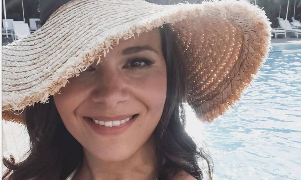 Ελιάνα Χρυσικοπούλου: Δείτε την πρώτη φορά με μαγιό παρέα με τις κόρες της (vid+pics)