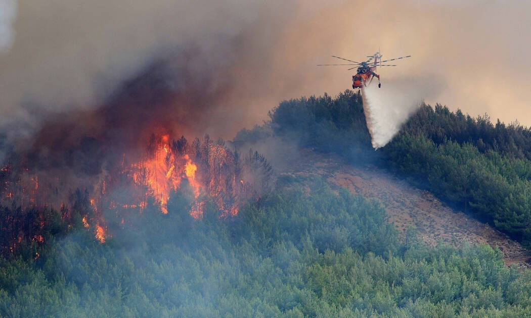 Φωτιά ΤΩΡΑ στα Σπάτα