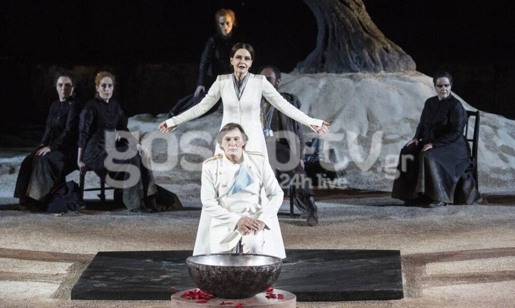 Πλήθος επωνύμων στην Επίδαυρο για την «Ικέτιδες» (Photos)