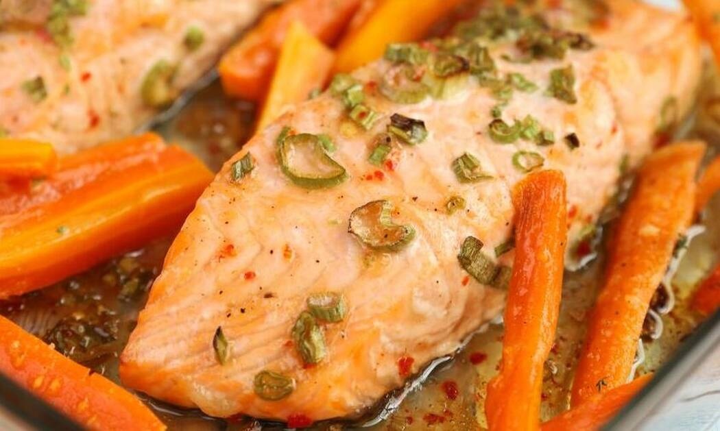 Σολομός με καρότα στο φούρνο- Υπέροχη συνταγή από τον Τσούλη