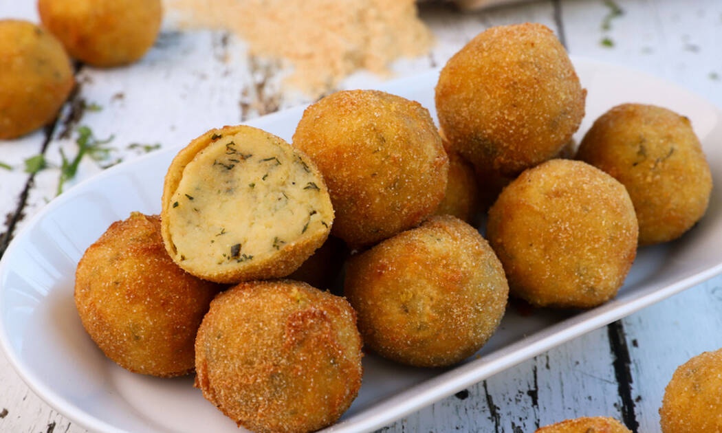 Υπέροχοι πατατοκεφτέδες από τον Γιώργο Τσούλη 