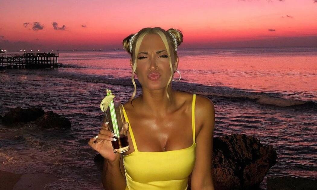 Ιωάννα Τούνη: Έπεσε θύμα κλοπής και το διασκεδάζει (photos)