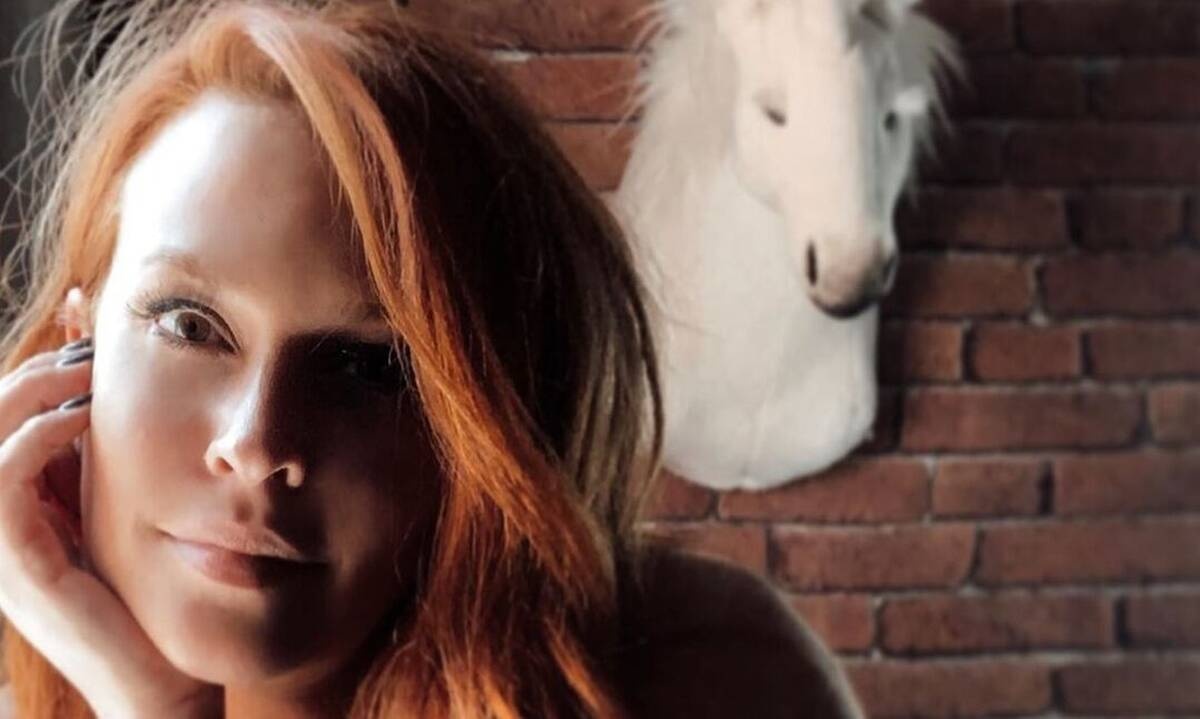 Σίσσυ Χρηστίδου : Σου έχουμε άλλο ένα βίντεο της χωρίς photoshop αλλά με μαγιό