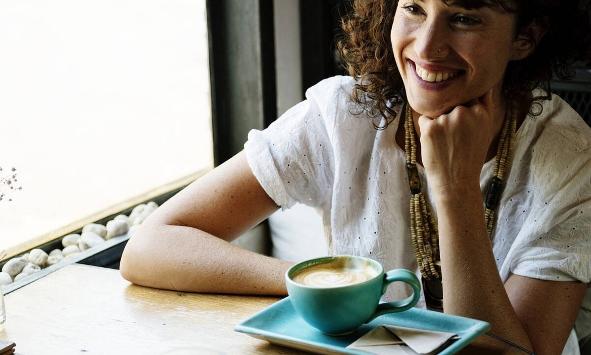 Γίνε καλύτερη συνομιλήτρια με αυτούς τους εύκολους τρόπους