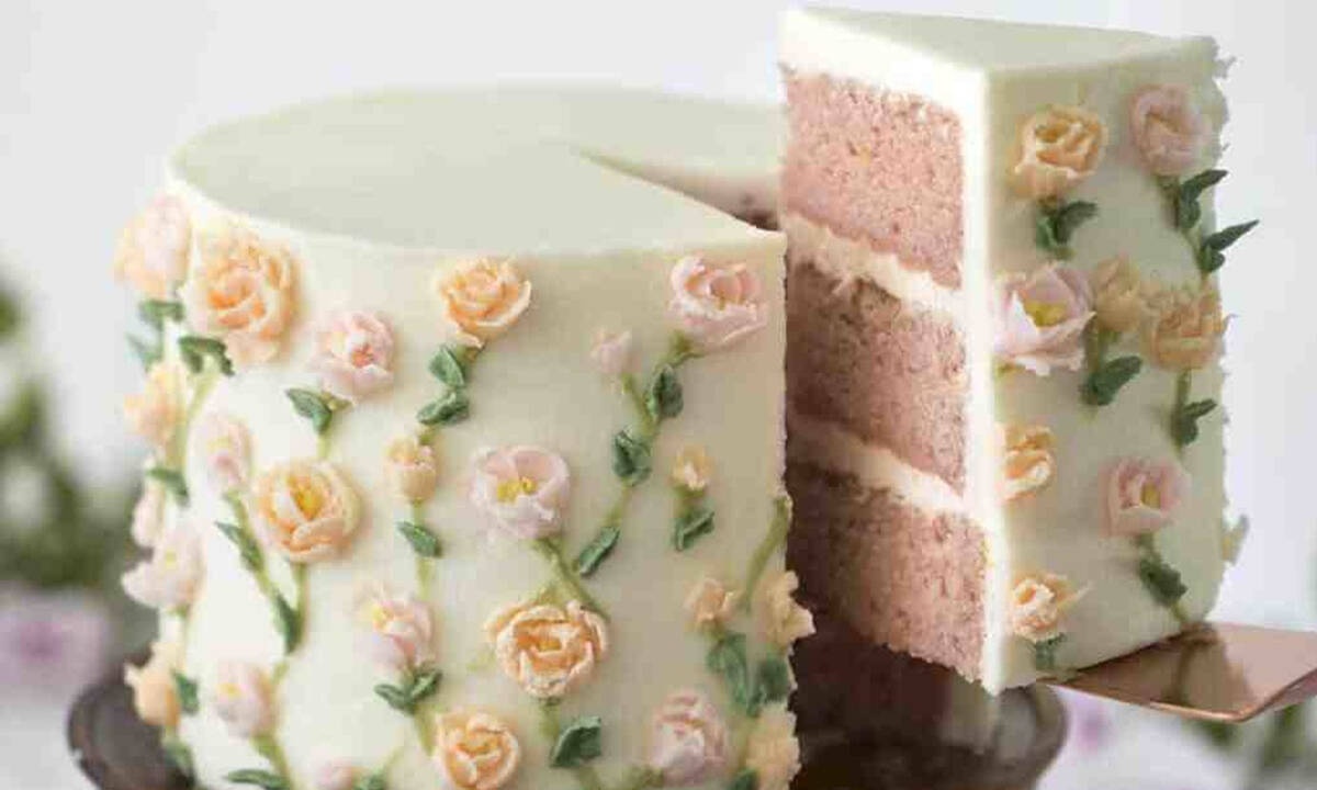 Εκπληκτικό κέικ με λεμόνι και φράουλα