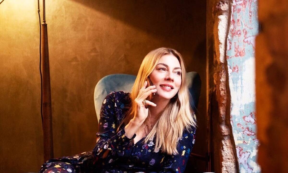 Έχεις δει την Σμαράγδα Καρύδη με μαγιό και χωρίς ρετούς; Θα πάθεις πλάκα! (photos)