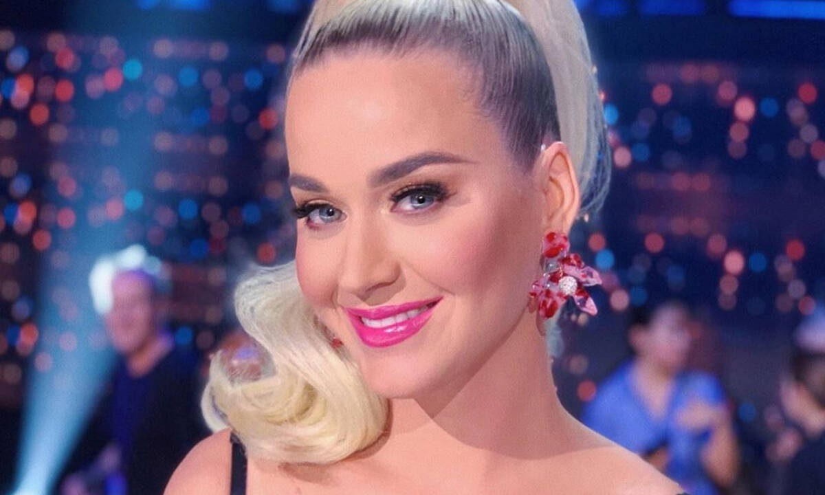 Σκάνδαλο! Η Katy Perry κατηγορείται για σεξουαλική παρενόχληση!