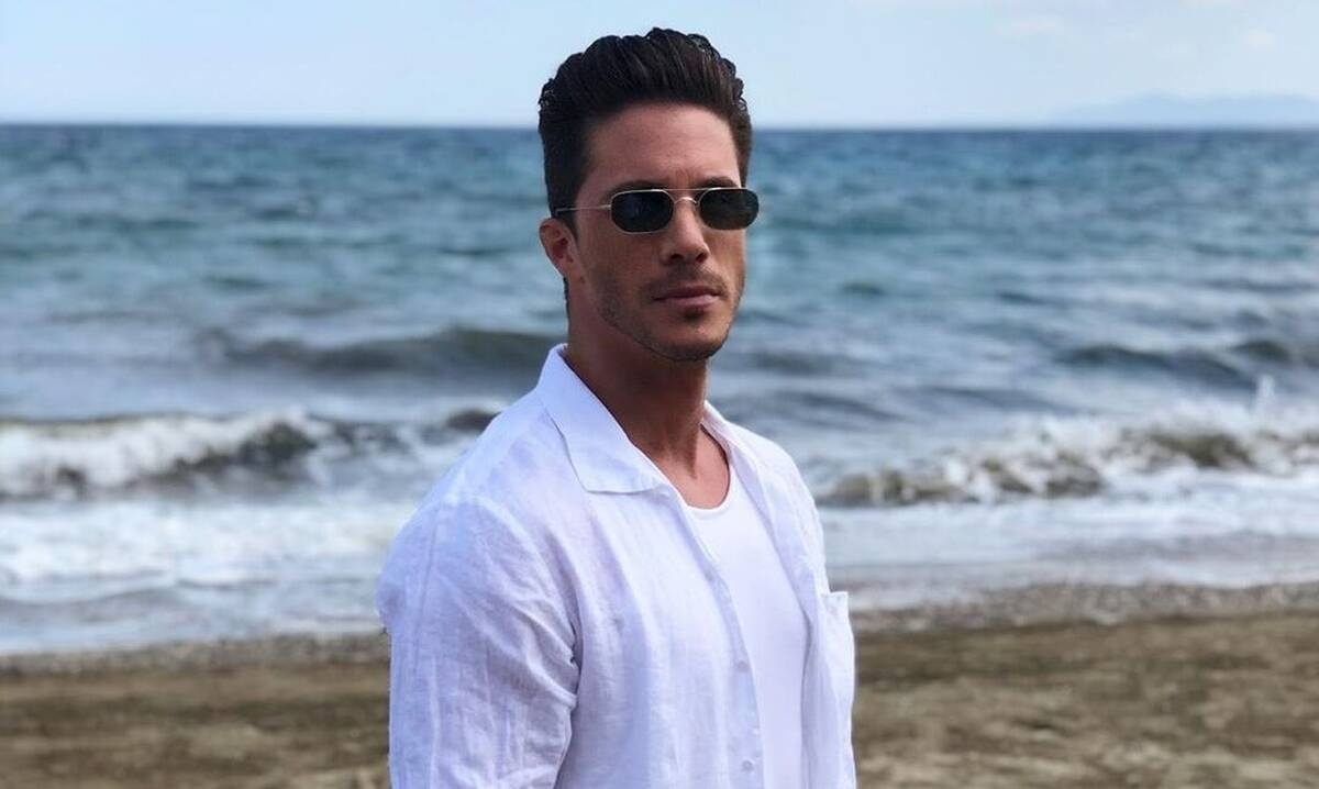 Ο Νίκος Οικονομόπουλος έχει ρομαντική διάθεση- Δες τι δημοσίευσε (video)