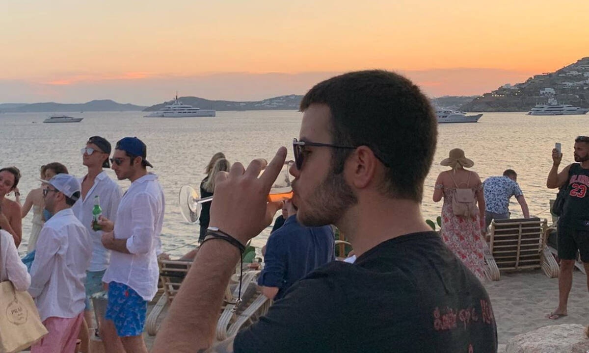 Άγγελος Λάτσιος: Η νέα ανάρτηση από τις Σπέτσες (pics)