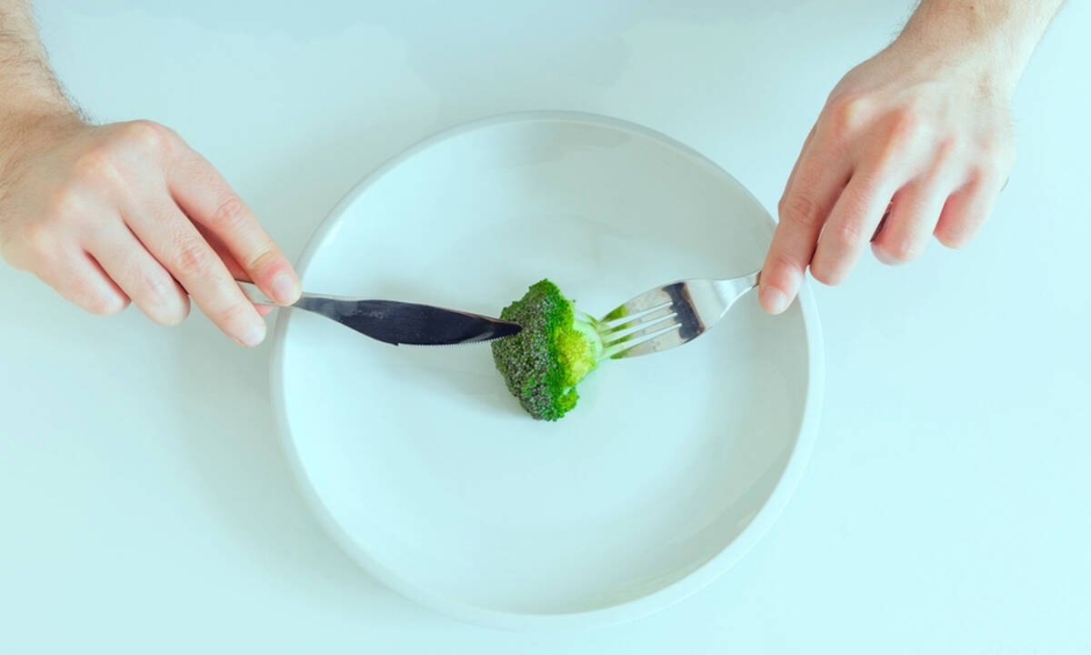 4 δημοφιλείς δίαιτες & οι επιπτώσεις τους στην υγεία (εικόνες)