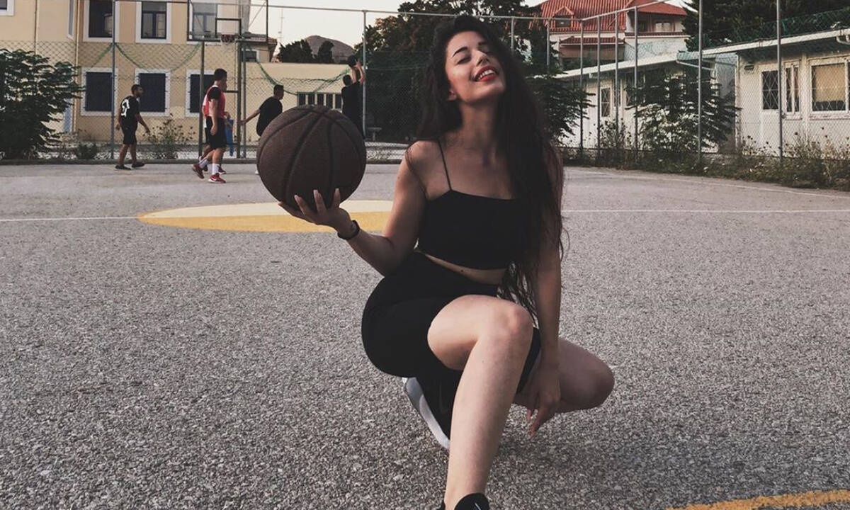 Η Natasha Kay μόλις έκανε το απόλυτο μανικιούρ του Σεπτεμβρίου