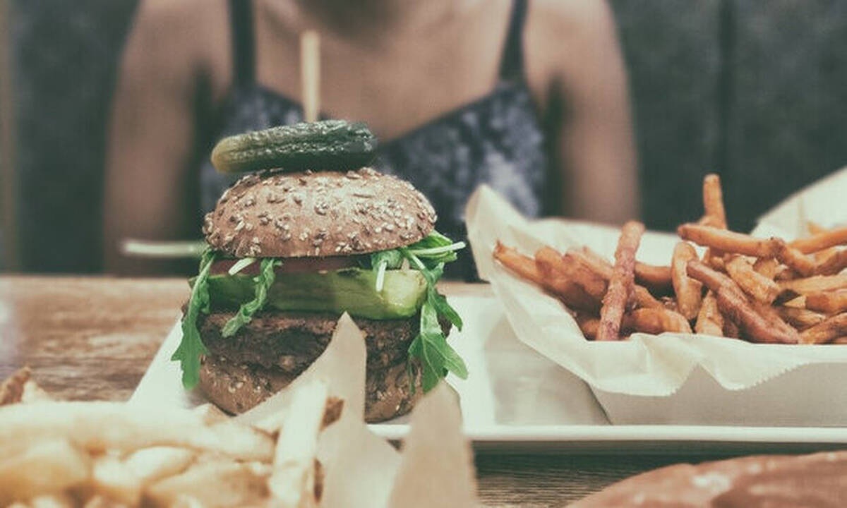 Burger Fest: Τρεις λόγοι για να βγεις ραντεβού για burger και μπύρα αυτόν τον Σεπτέμβρη