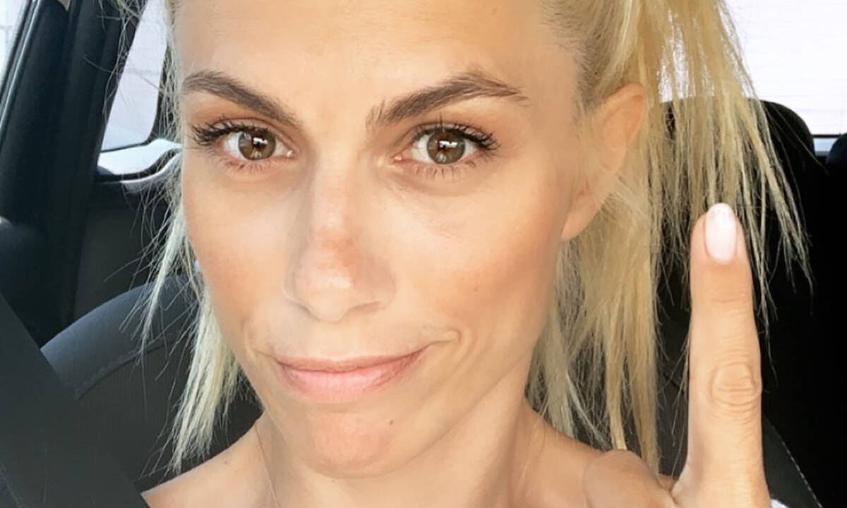 Θες να «εξαφανίσεις» την κυτταρίτιδα; Αντίγραψε αυτό που κάνει η Ντορέττα Παπαδημητρίου