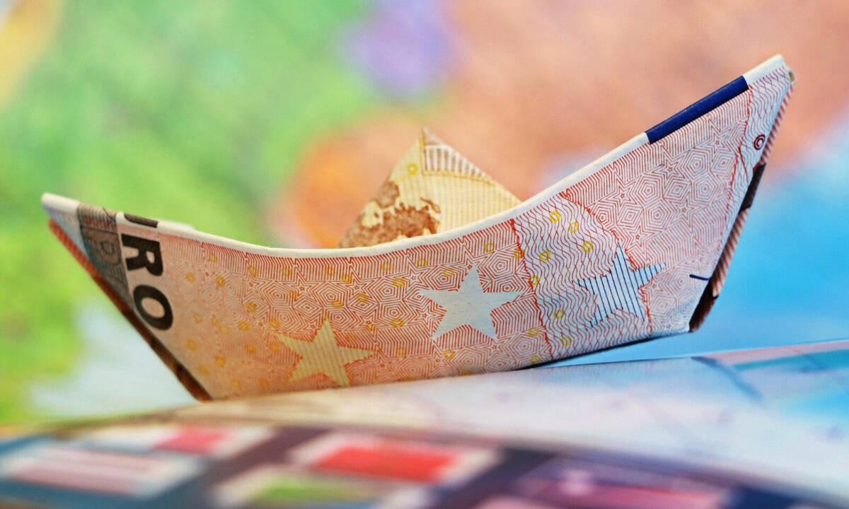 Αυξήσεις σε μισθούς και συντάξεις: Δείτε ποιοι θα πάρουν χρήματα τους επόμενους μήνες