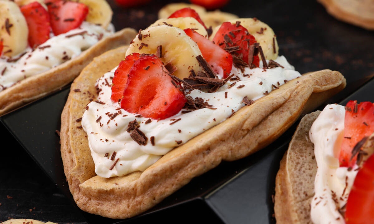 Pancakes ολικής με φρούτα που αξίζει να φτιάξεις!