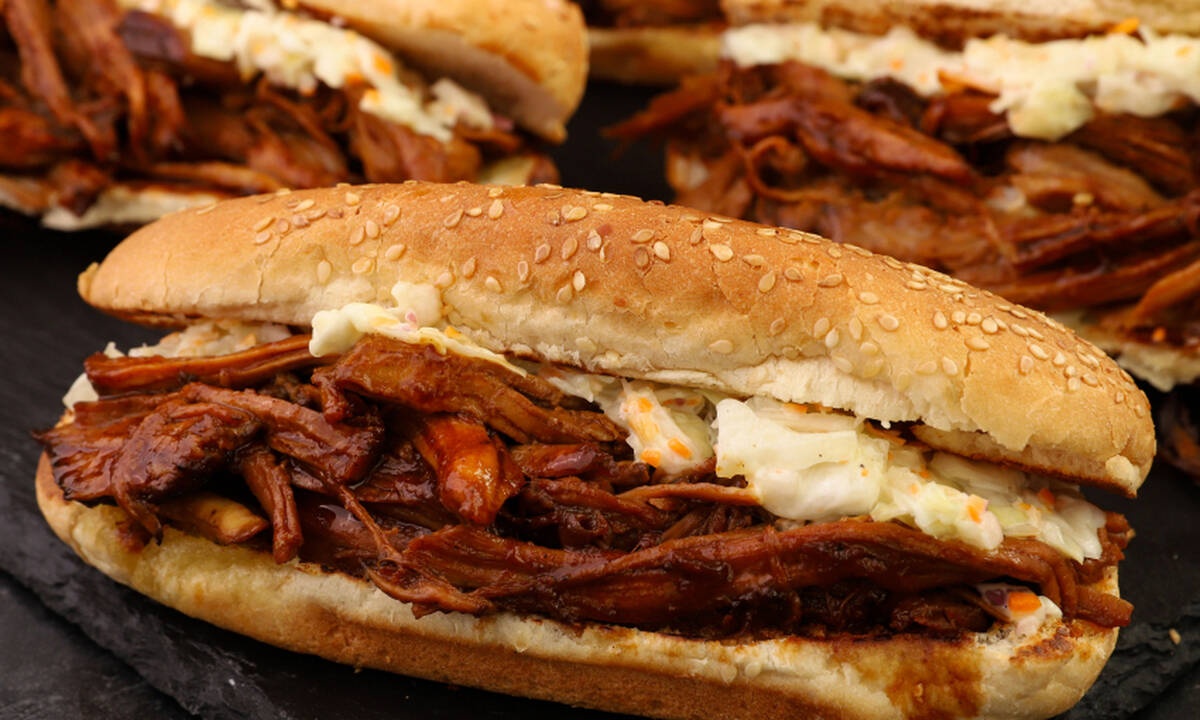 Pulled pork sandwich- Θα ξετρελαθείς με αυτή τη συνταγή του Τσούλη 