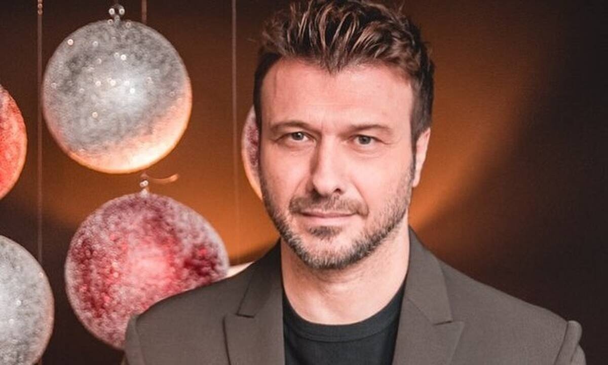 Ο Γιάννης Πλούταρχος κυκλοφόρησε το πρώτο του βινύλιο (photos)