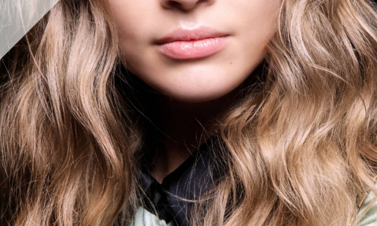 «Πώς θα κάνω μπούκλες χωρίς να χρειαστώ ψαλίδι, ούτε ρόλει, ούτε καν βούρτσα»!