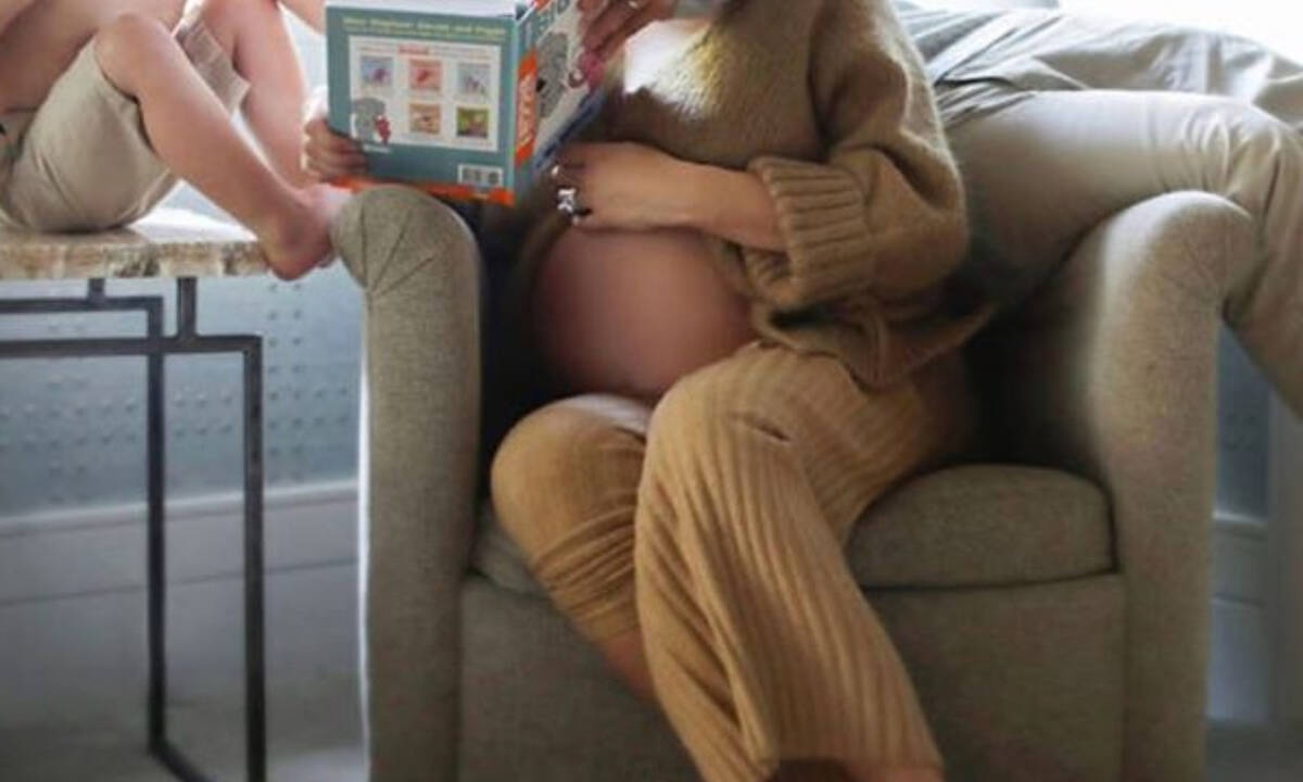 Πασίγνωστος τραγουδιστής έγινε μπαμπάς για δεύτερη φορά