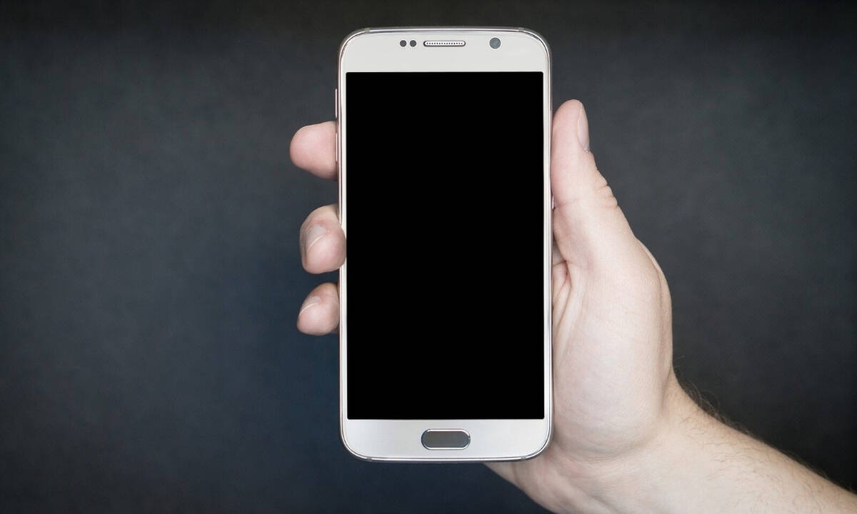 ΠΡΟΣΟΧΗ: «Κλέβουν» το PIΝ καρτών μέσω κινητού - Δείτε πώς