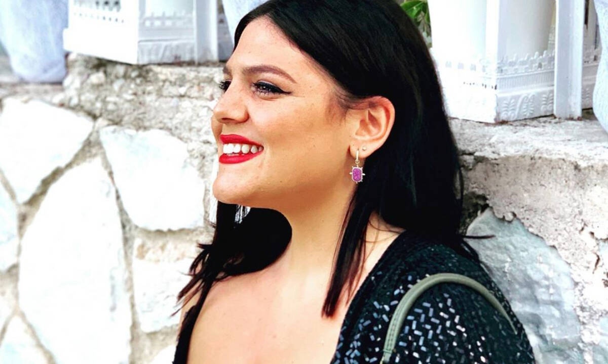 Η Δανάη Μπάρκα φωτογραφίζεται για brand ρούχων και «ρίχνει» το Instagram