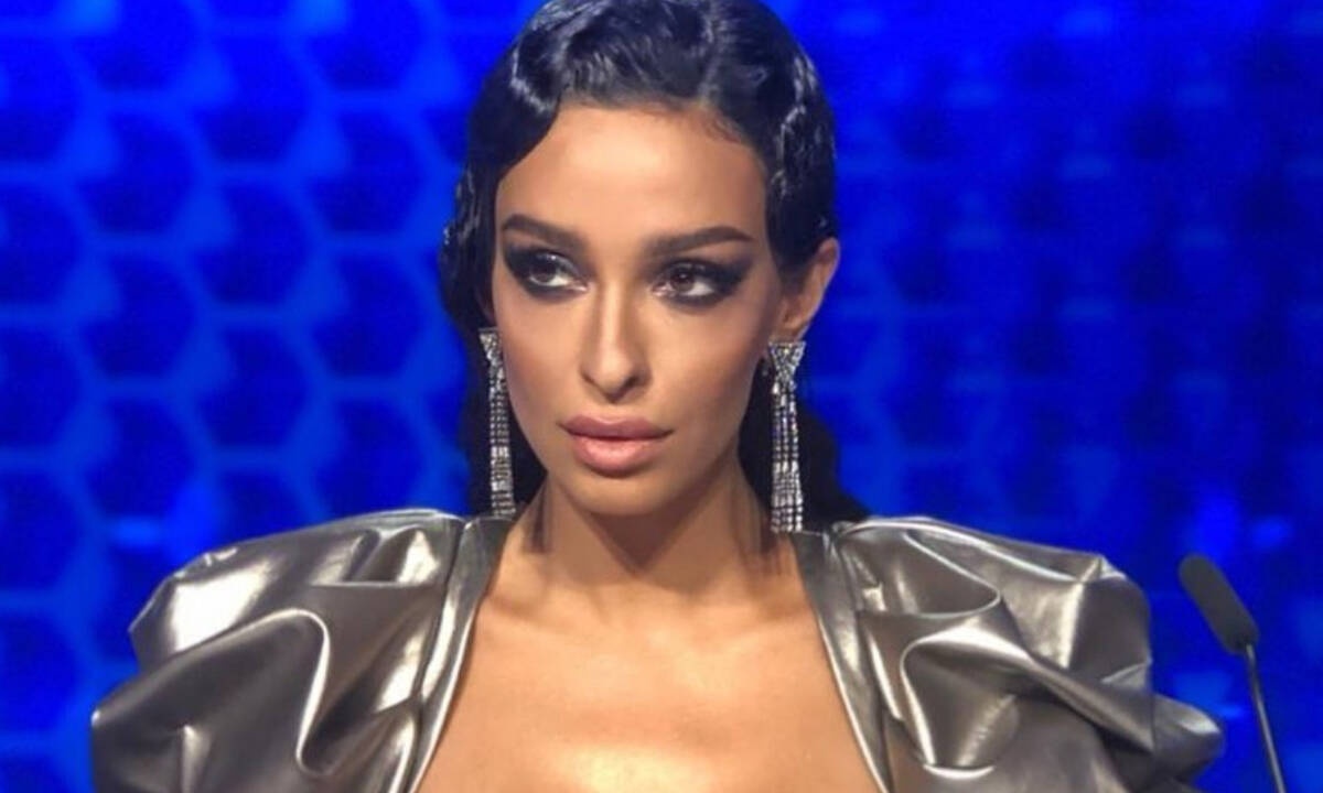 H Ελένη Φουρέιρα έβαλε ένα φόρεμα που αντιπροσωπεύει δύο μεγάλα fashion trends της σεζόν